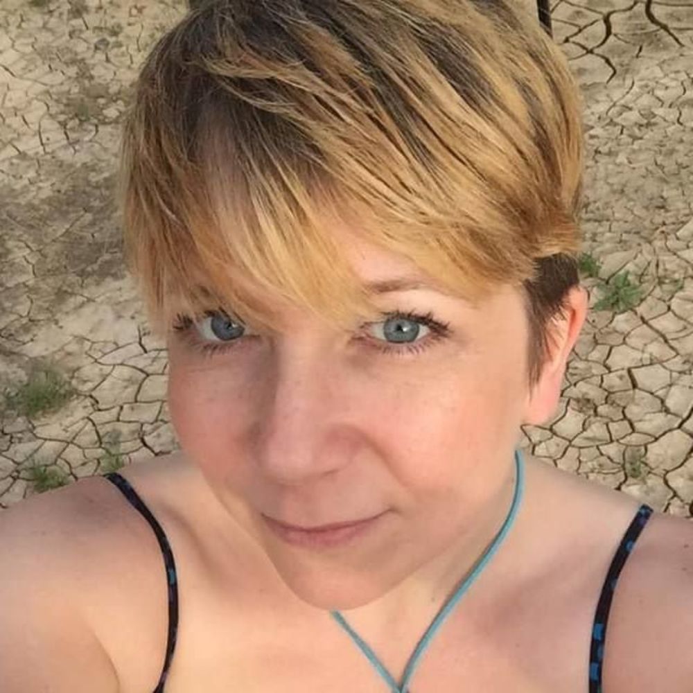 Meet your Posher, Leslie